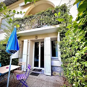  Apartment Etoile